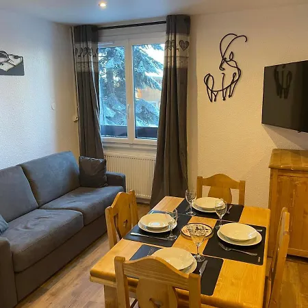 Studio Les Menuires, 4 Personnes - Fr-1-574-59 *